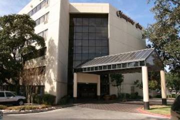 H I Express & Suites San Antonio Medical-Six Flags Exterior photo